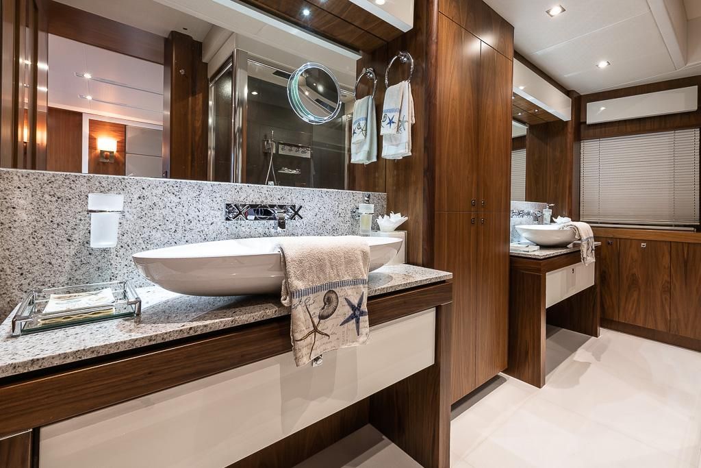 2015 Sunseeker 115 