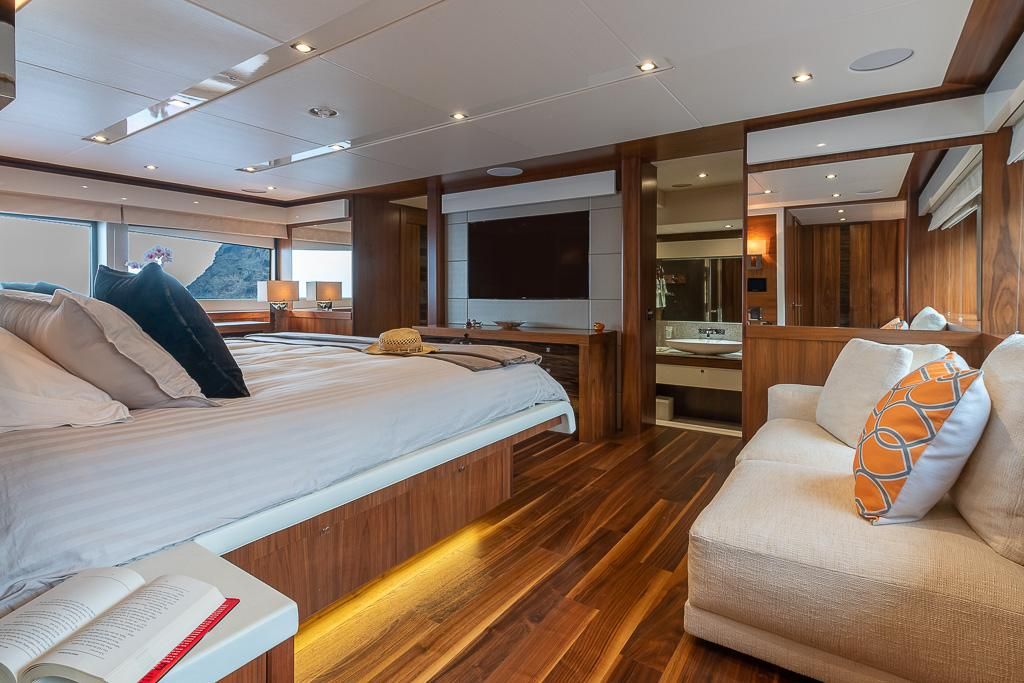 2015 Sunseeker 115 