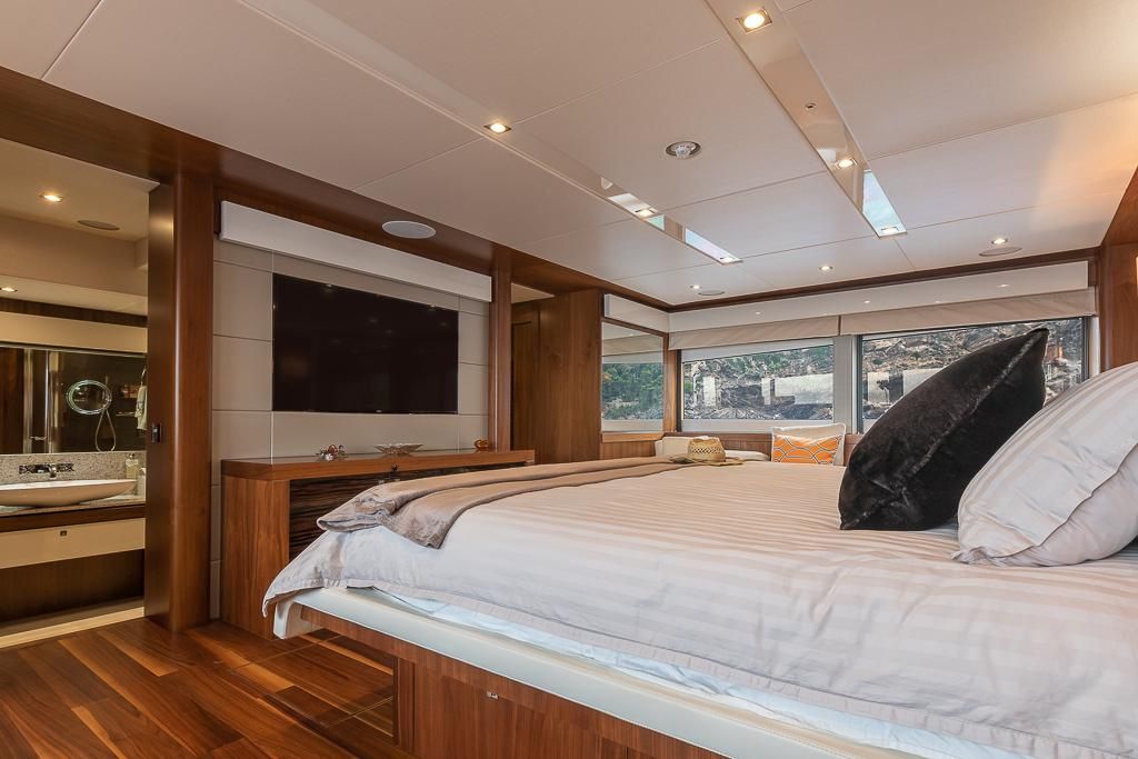 2015 Sunseeker 115 