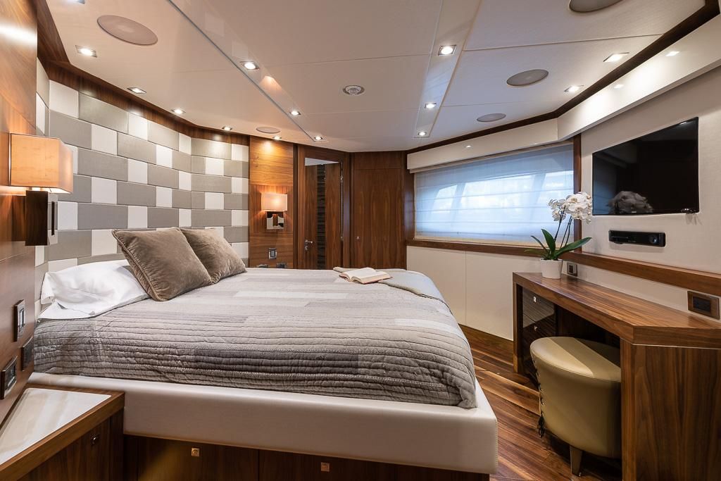 2015 Sunseeker 115 