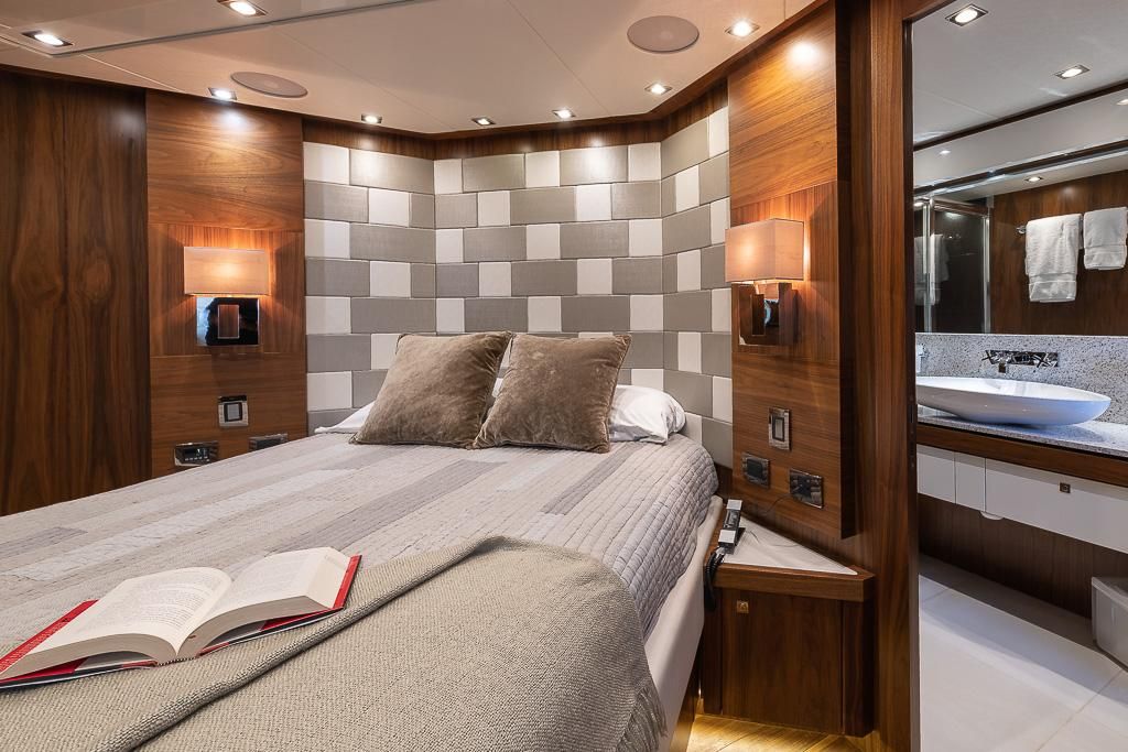 2015 Sunseeker 115 