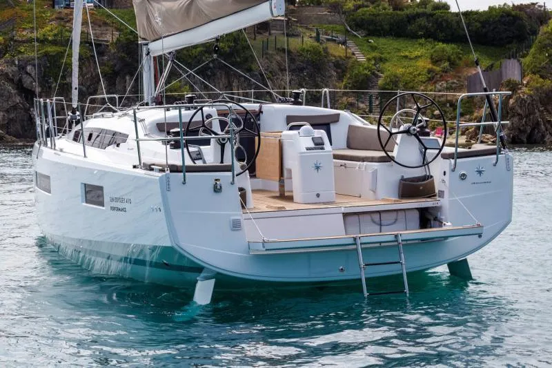Endless Summer Yacht Photos Pics Manufacturer Provided Image: Manufacturer Provided Image: Manufacturer Provided Image