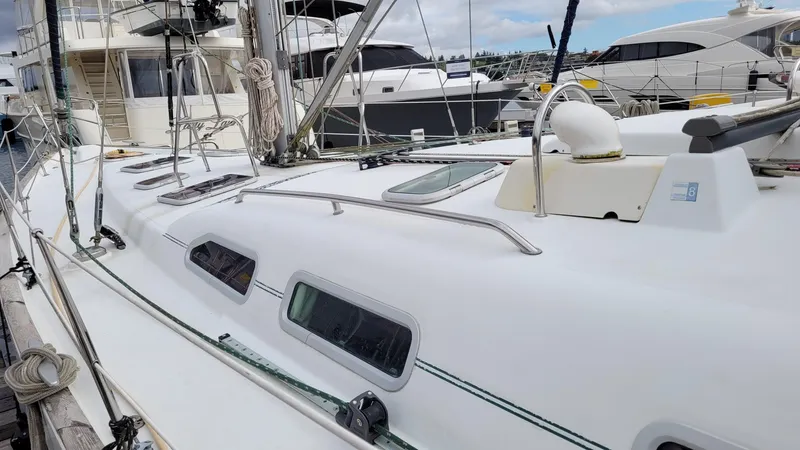 Water Lilly Yacht Photos Pics Foredeck