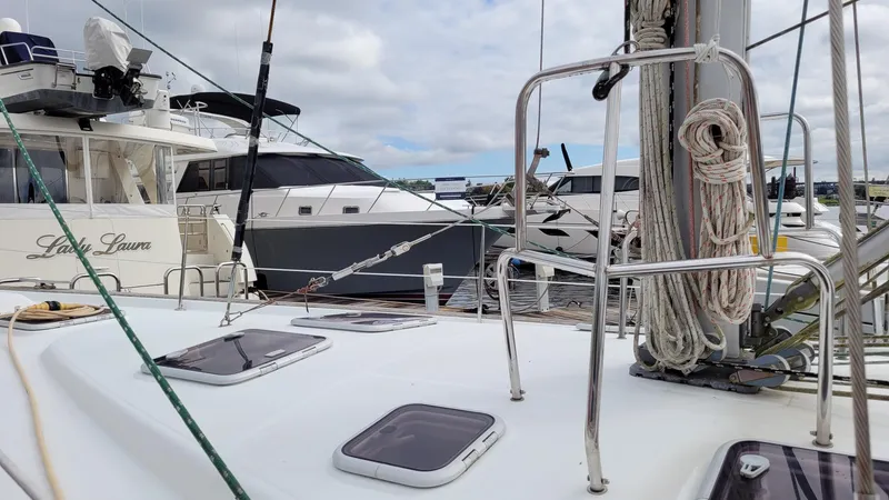 Water Lilly Yacht Photos Pics Foredeck w/ Inner Stay