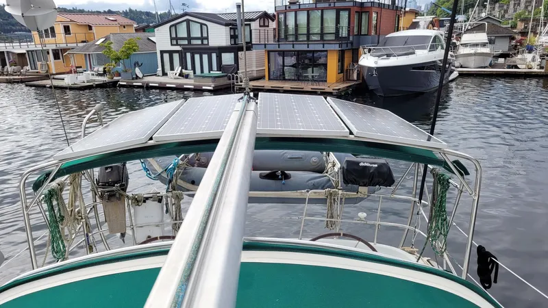 Water Lilly Yacht Photos Pics Solar Panels