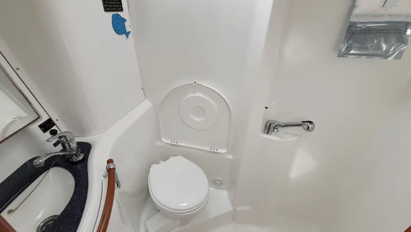 Water Lilly Yacht Photos Pics Vee Berth Head w/ Shower