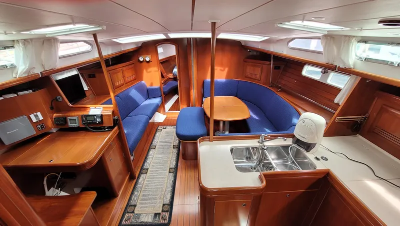 Water Lilly Yacht Photos Pics Interior Looking Forward