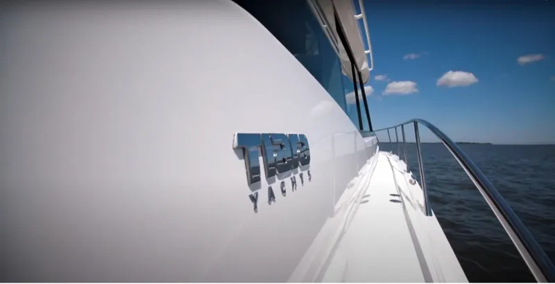 Seeker Yacht Photos Pics Tiara 49 Coupe - Sidedeck