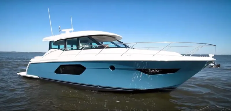 Seeker Yacht Photos Pics Tiara 49 Coupe - Starboard Side View