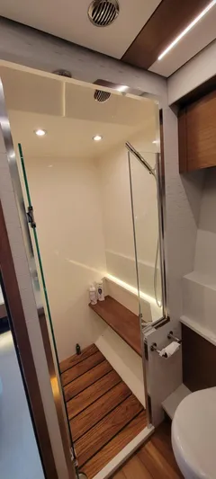 Seeker Yacht Photos Pics Tiara 49 Coupe - Owner's Shower