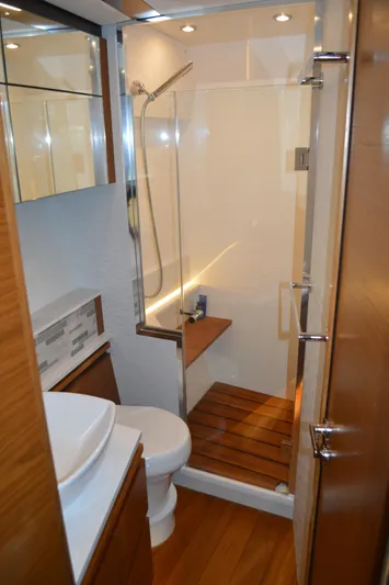 Seeker Yacht Photos Pics Tiara 49 Coupe - Guest Head