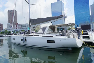 2022 Beneteau OCY54