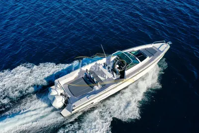 2020 Axopar 37 Sun Top