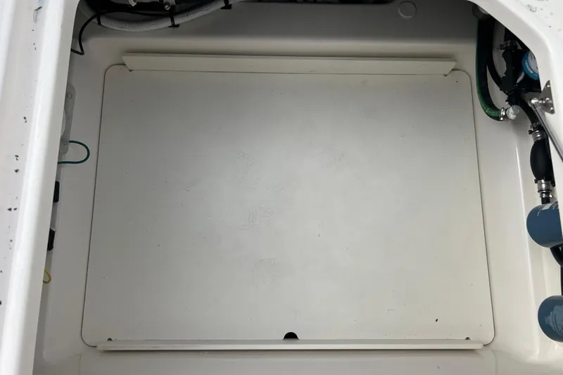  Yacht Photos Pics Interior of the 2025 Robalo R300 Center Console boat.