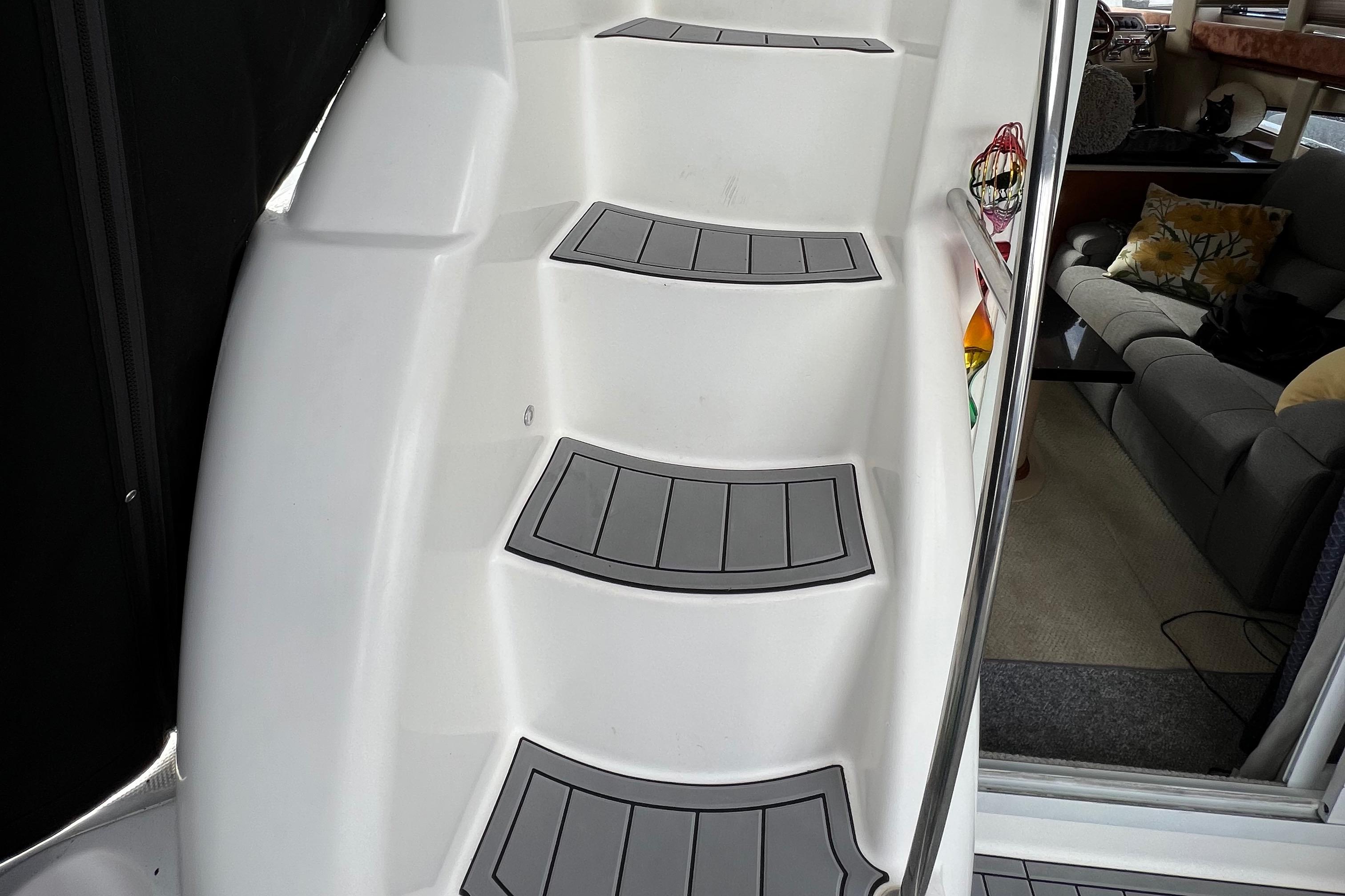 2006 Meridian 341 Sedan Motor Yachts for sale - YachtWorld