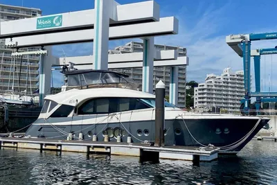Monte Carlo Yachts 70