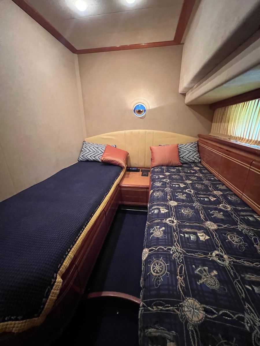 2002 Ferretti Yachts 78 