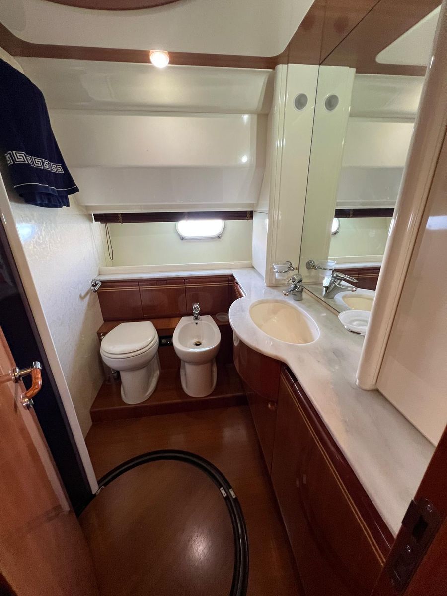 2002 Ferretti Yachts 78 