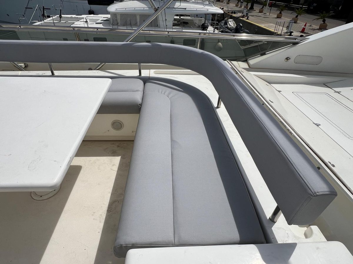 2002 Ferretti Yachts 78 