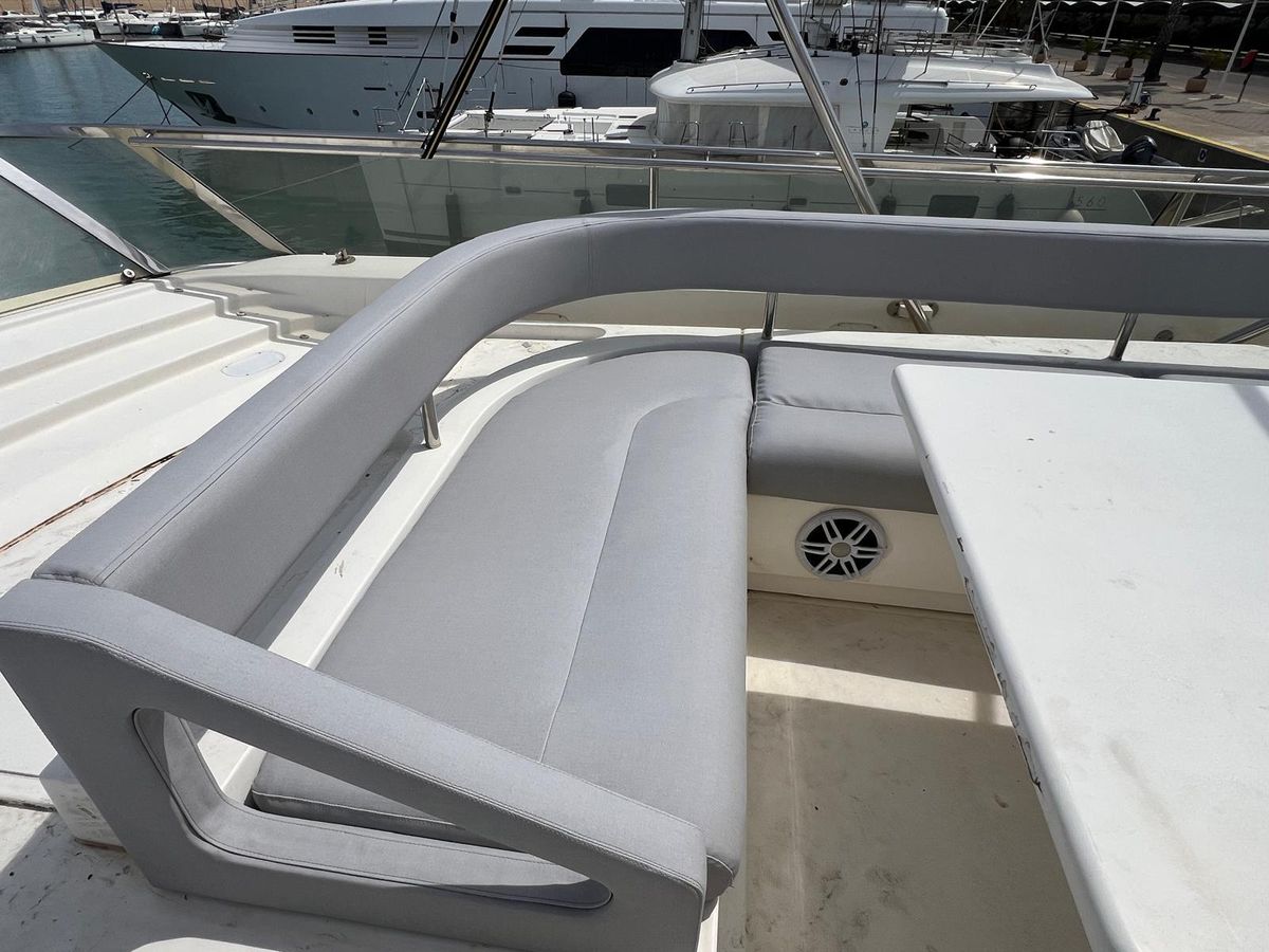 2002 Ferretti Yachts 78 