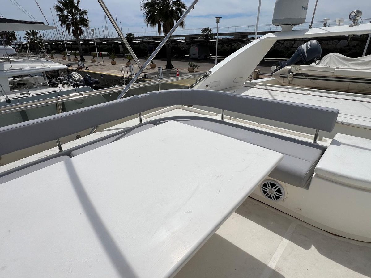 2002 Ferretti Yachts 78 