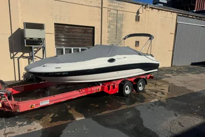 Sea Ray 240 Sundeck