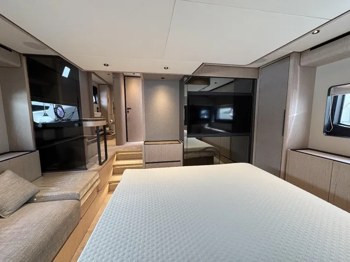 Casa - 2024 Ferretti 580 Yacht Photos Pics 