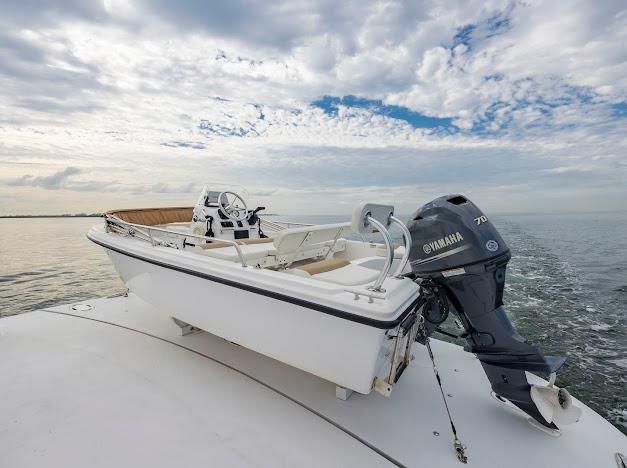 2015 Hatteras 102 