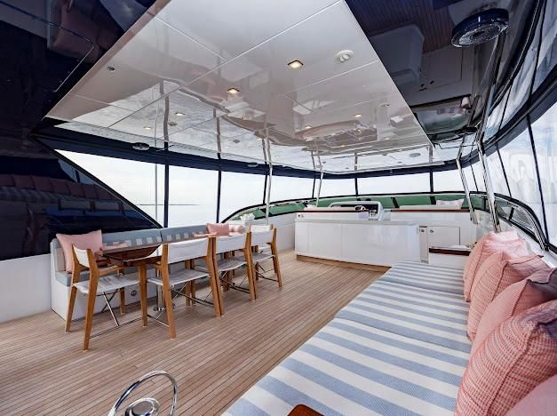 2015 Hatteras 102 