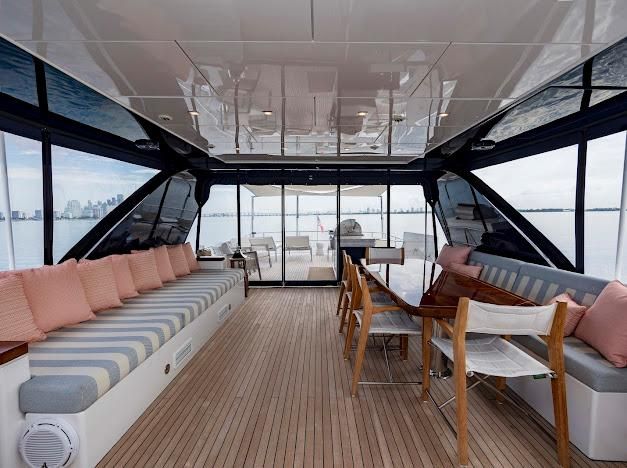 2015 Hatteras 102 