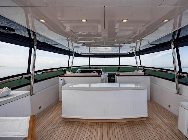 2015 Hatteras 102 