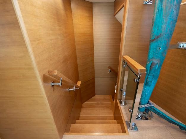 2015 Hatteras 102 