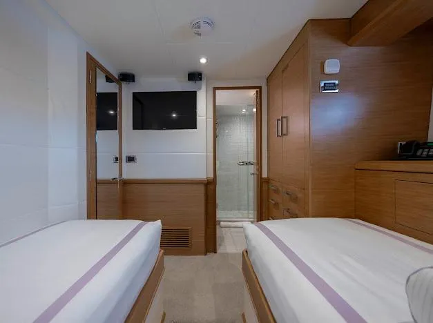 Living The Experience Yacht Photos Pics 