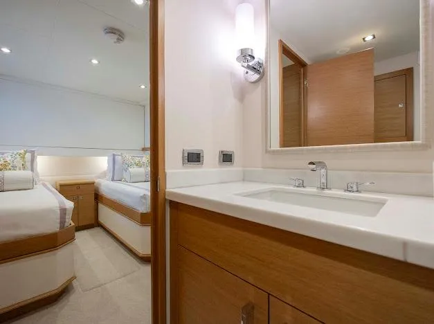 Living The Experience Yacht Photos Pics 