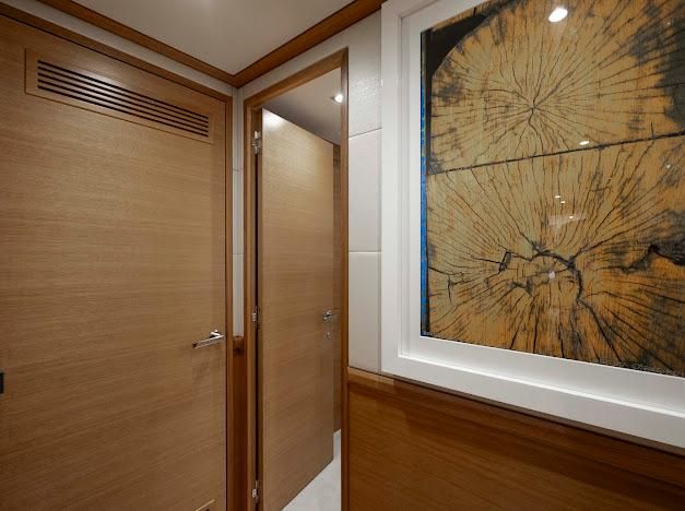 2015 Hatteras 102 