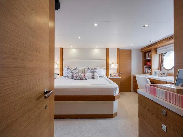 Living The Experience Yacht Photos Pics 