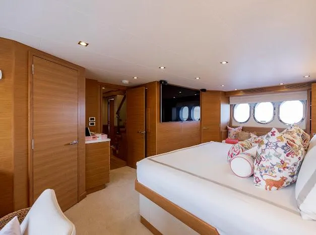 Living The Experience Yacht Photos Pics 