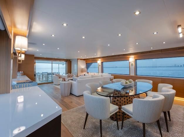 2015 Hatteras 102 