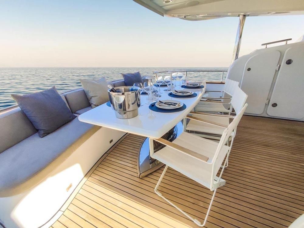 2007 Motor Yacht 93 