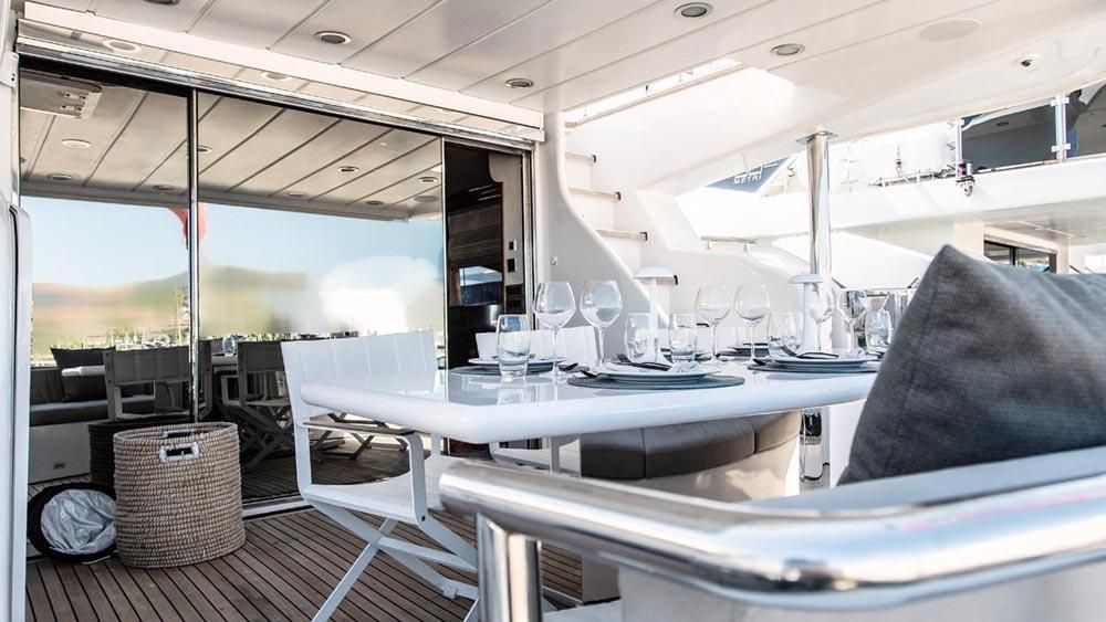 2007 Motor Yacht 93 
