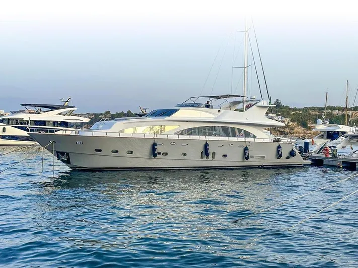 Seven You Yacht Photos Pics 