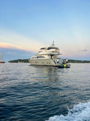 Yacht