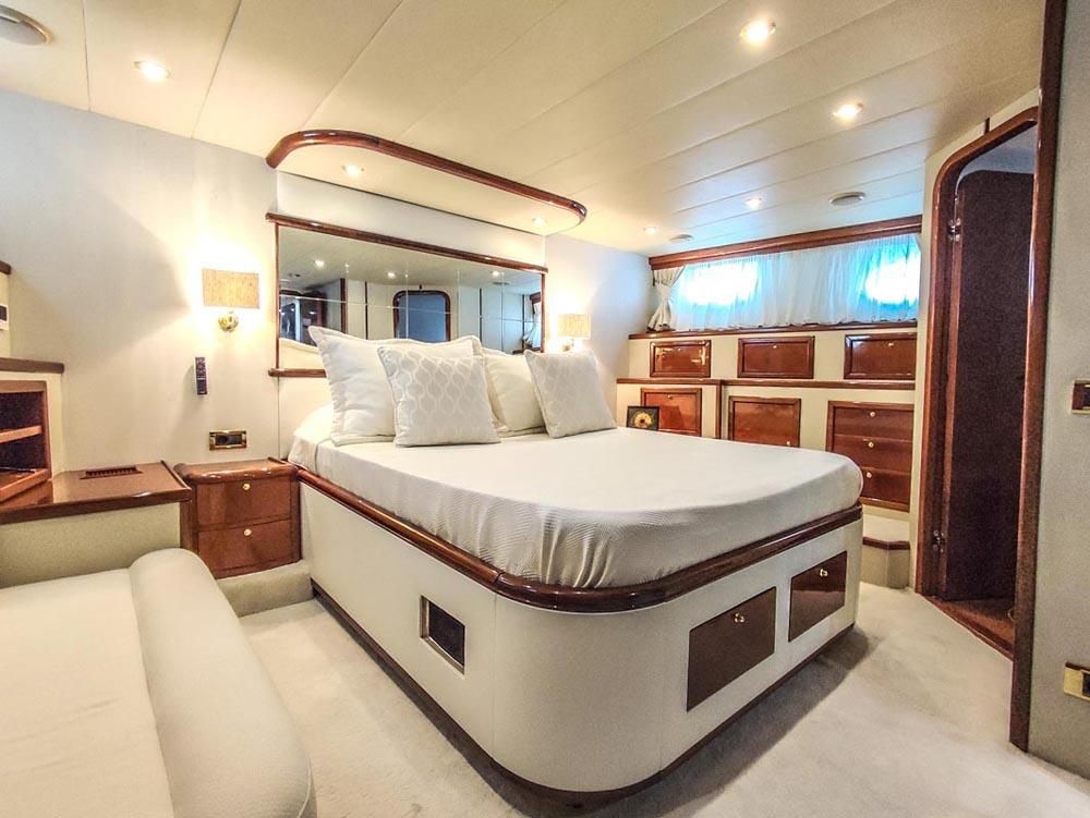 2007 Motor Yacht 93 