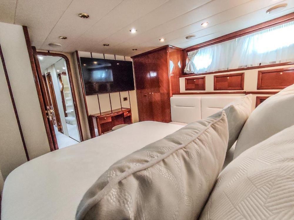 2007 Motor Yacht 93 