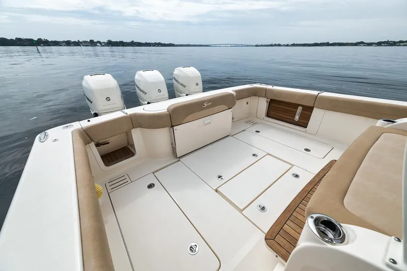 Pain Killer Yacht Photos Pics 2018 Scout 38 LXF-Pain Killer- Cockpit Seating 8