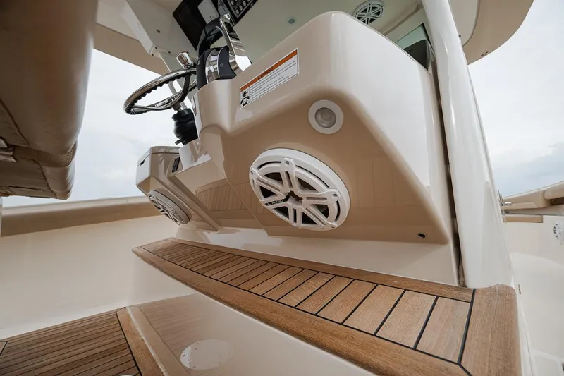 Pain Killer Yacht Photos Pics 2018 Scout 38 LXF-Pain Killer-Helm 2