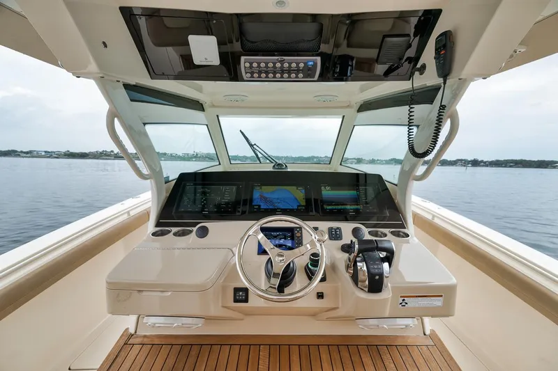 Pain Killer Yacht Photos Pics 2018 Scout 38 LXF-Pain Killer-Helm