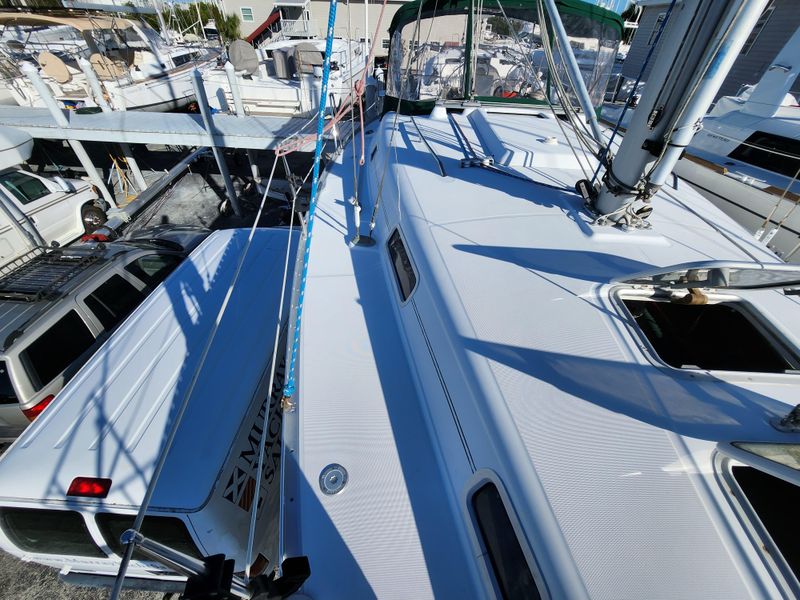 2000 Beneteau 361