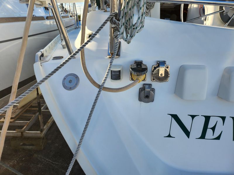 2000 Beneteau 361