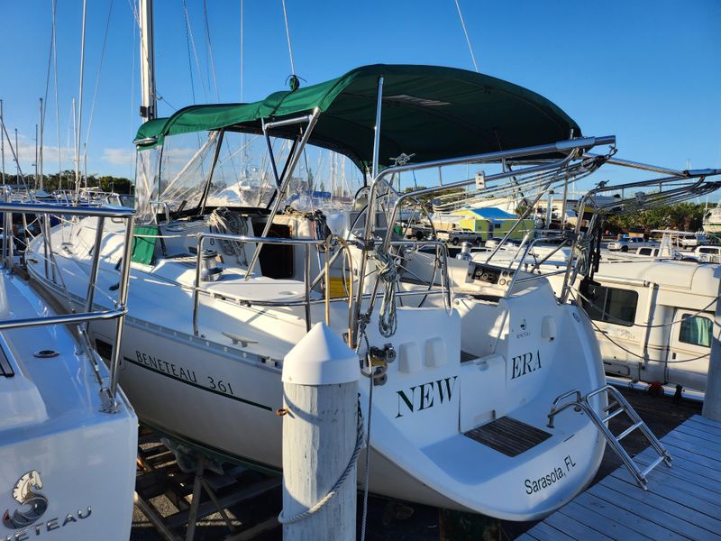 2000 Beneteau 361